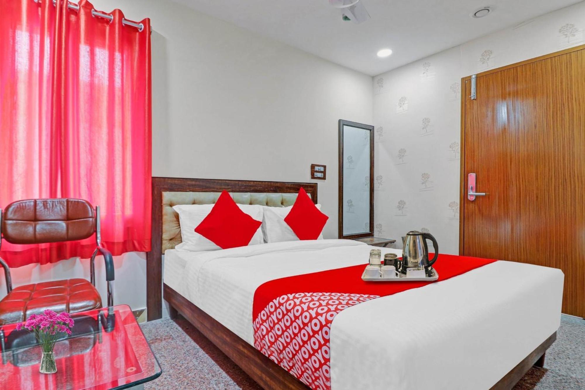 Hotel Ambience -5 Mints Walk From Railway Station New Delhi Exterior photo